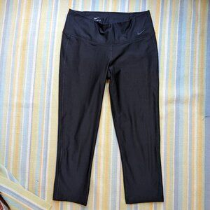 ⭐Nike Dri-FIT S Black Legend 2.0 Tight Workout Capri Leggings Swoosh Running Gym